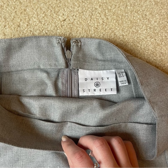 Two skirts never worn - Picture 3 of 6